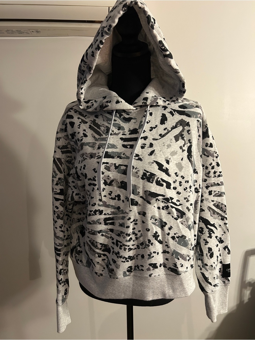 Calvin Klein Women's Gray and Black Patterned Hooded Sweatshirt